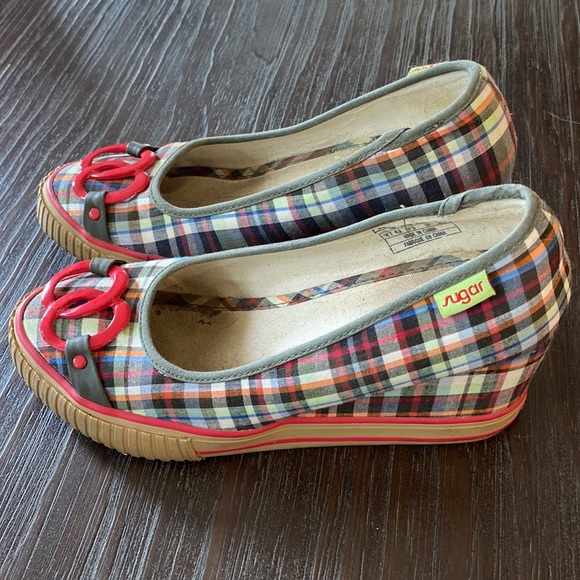 Sugar plaid coloured pump style wedgies in size 7. - Picture 4 of 10